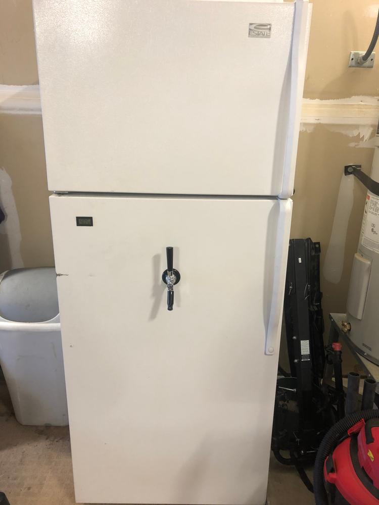 Standard Kegerator Conversion Kit - US Sankey D System - 5lb CO2 Tank - Customer Photo From Kris Maxfield