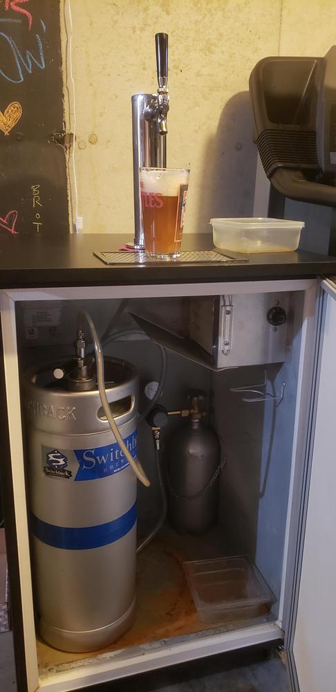 1 Faucet Tower Kegerator Conversion Kit - Chrome Tower - US Sankey D System - No CO2 Tank - Customer Photo From Thomas Conrod