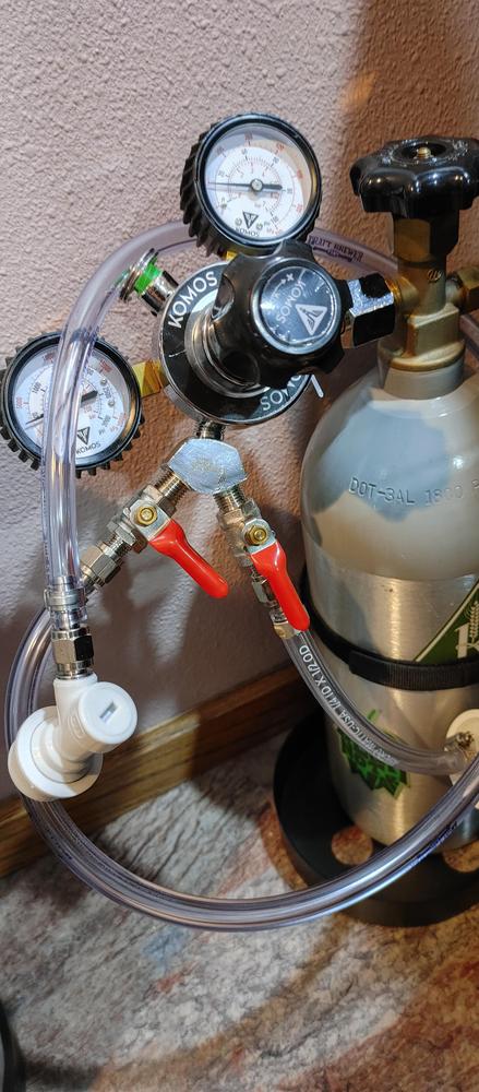 2-Way Gas Splitter Y Fitting - Customer Photo From Paul Ellenbecker Ellenbecker