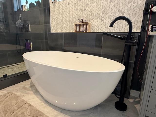 Freestanding Bathtub BW-04-XL - Customer Photo From Laura