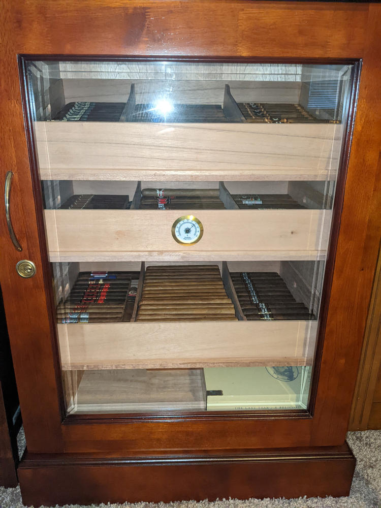 Humidor Supreme Cigar Tower Mini 1000-Cigar Cabinet Humidor - Mahogany - Customer Photo From Viktor Greve