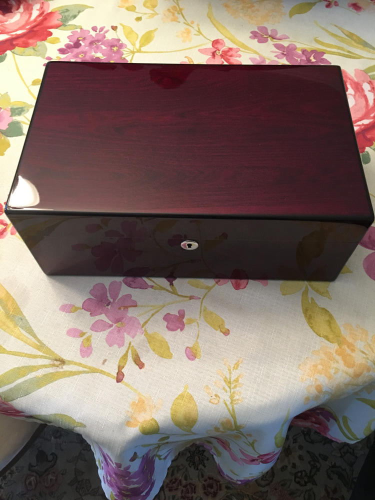 Diamond Crown Oxford 90 Count Humidor - St. James Series - Customer Photo From Thomas Pallotta