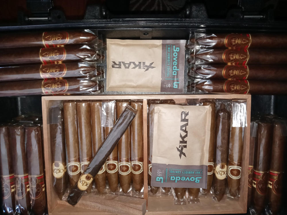 Boveda 69% RH Humidity 12-Pack, Large 60 gram - Customer Photo From Larry Karnes