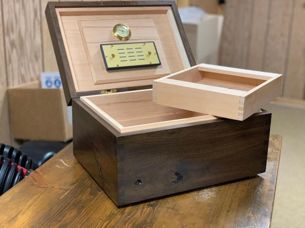 Elie Bleu Humidifier System 75 Cigars - Gold - Customer Photo From Guest