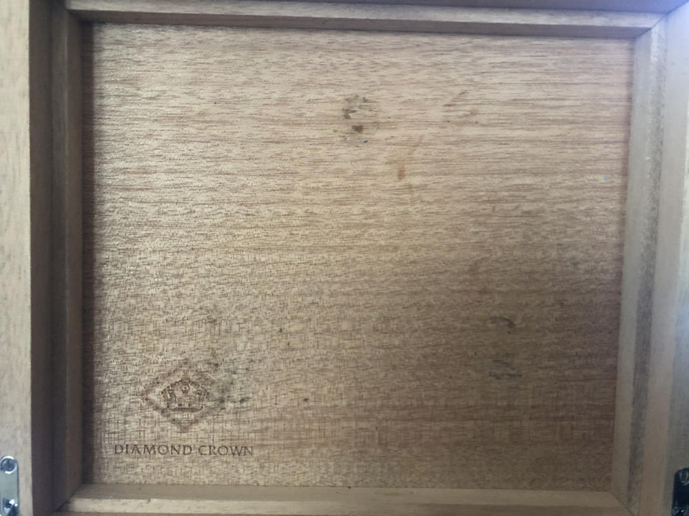 Diamond Crown Alexander 40 Count Humidor - St. James Series - Customer Photo From Elihu Leon