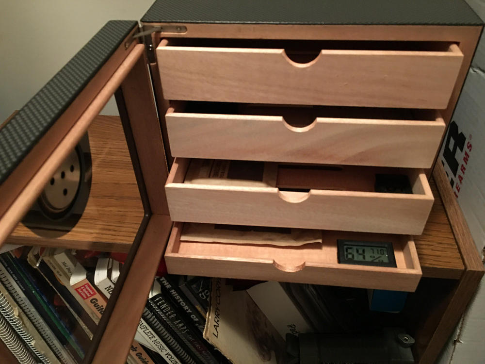 Bey-Berk Carbon Fiber Matte Finish Humidor with Glass Door - Customer Photo From Guest