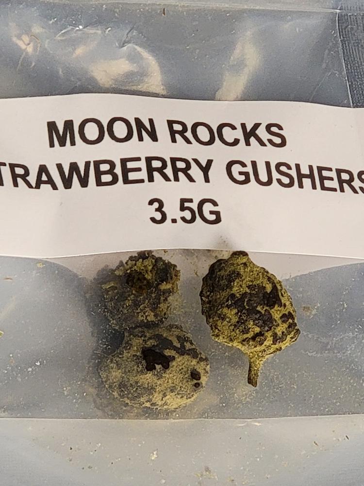 Moon Rocks - Strawberry Gushers - 3.5 grams - Customer Photo From Sidney Potmesil