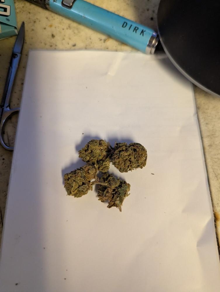 White Widow Smalls - 28 grams - Customer Photo From Robert Schaefer