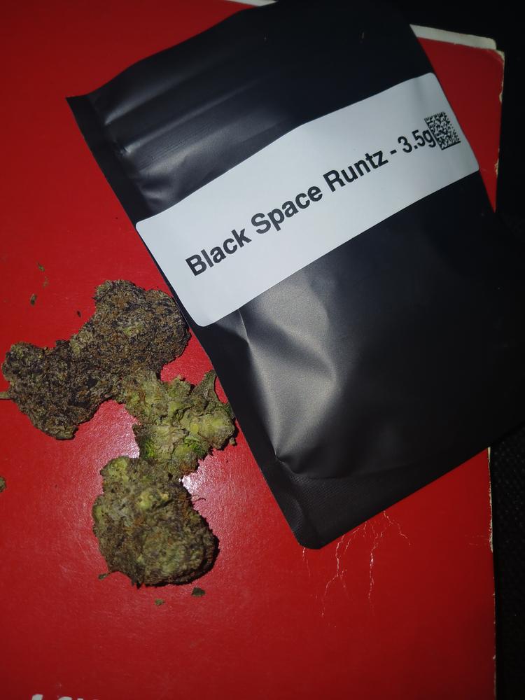 Black Space Runtz - Customer Photo From Arrez H 