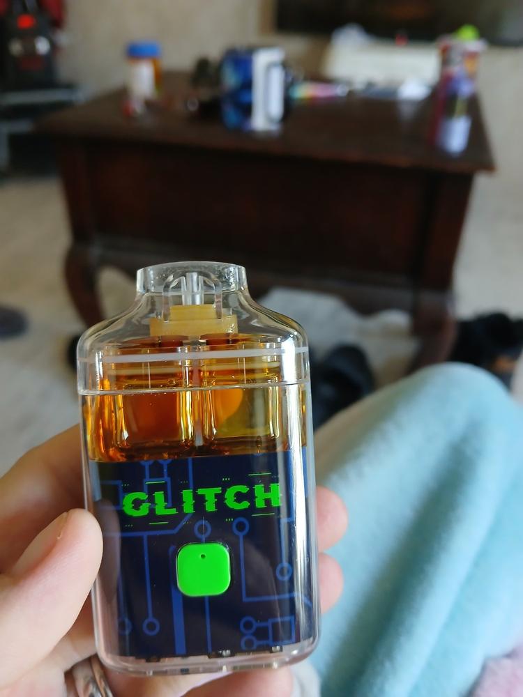 Glitch 4g Disposable - Berry Pineapple - Customer Photo From Mary Bowers
