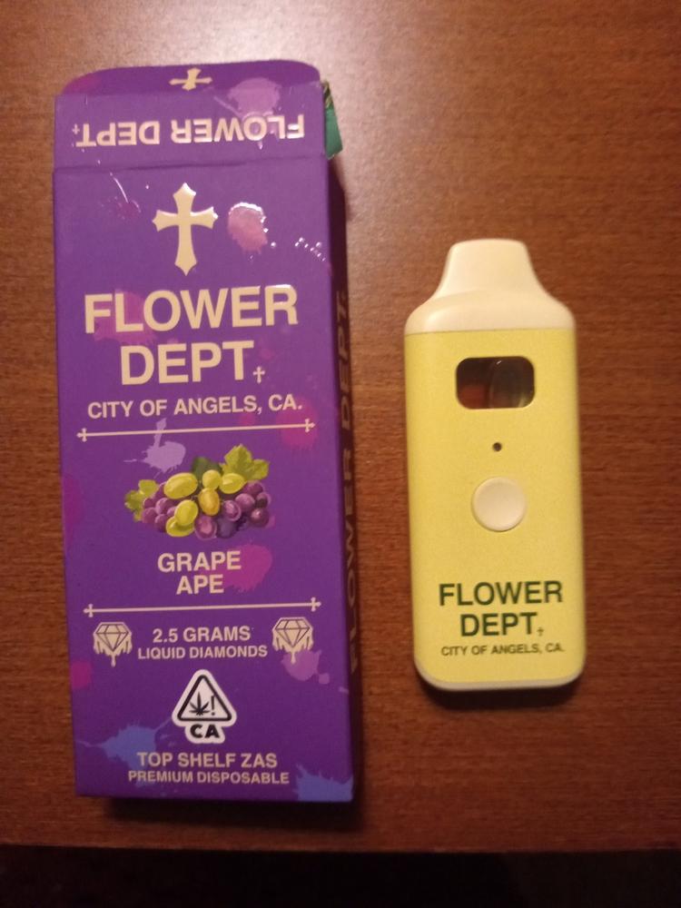 Flower Dept (2.5G) Liquid Diamond Desechable - Grape Ape - Foto de la clienta Lorraine Mollineaux