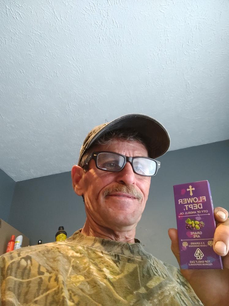Flower Dept (2.5G) Liquid Diamond Disposable - Grape Ape - Customer Photo From Ricardo Donelli