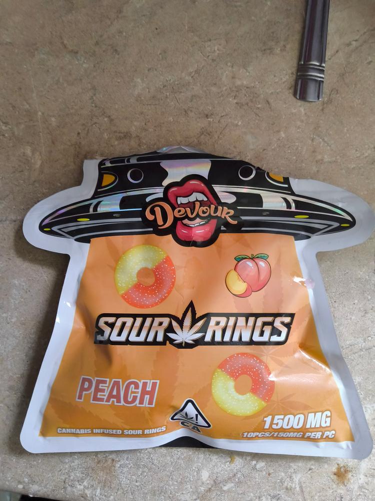 Devour Edibles (1500 mg) - Anillos de melocotón ácido - Foto del cliente James Watkins