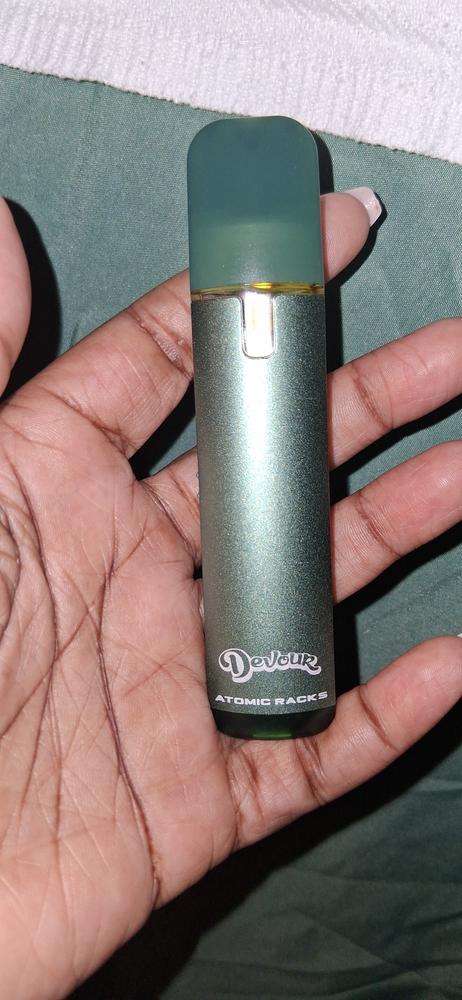 Devour Live Resin All in One (2g) - Atomic Racks - Foto de la clienta Shana