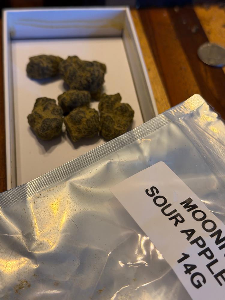 Moon Rocks - Sour Apple Runtz - Customer Photo From Raul Coronado