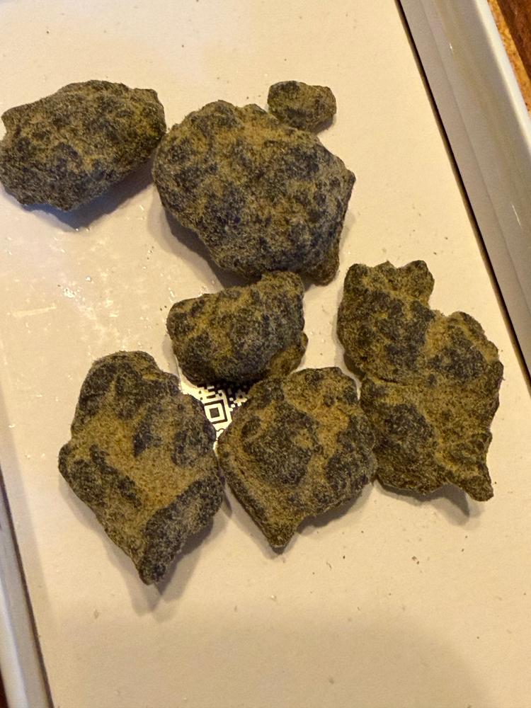 Moon Rocks - Sour Apple Runtz - Customer Photo From Raul Coronado