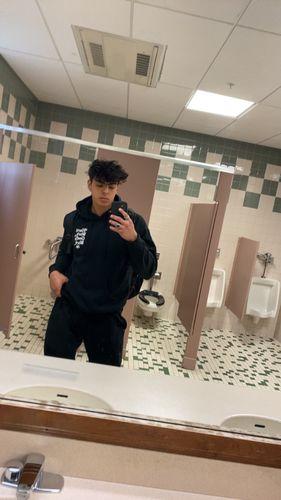  - Customer Photo From Keanu D.