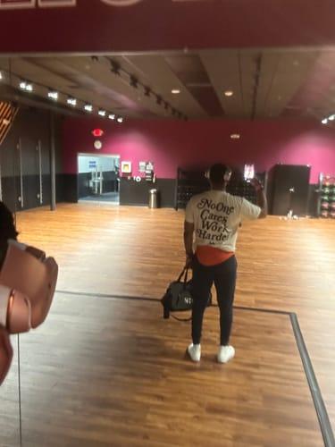  - Customer Photo From Amari B.