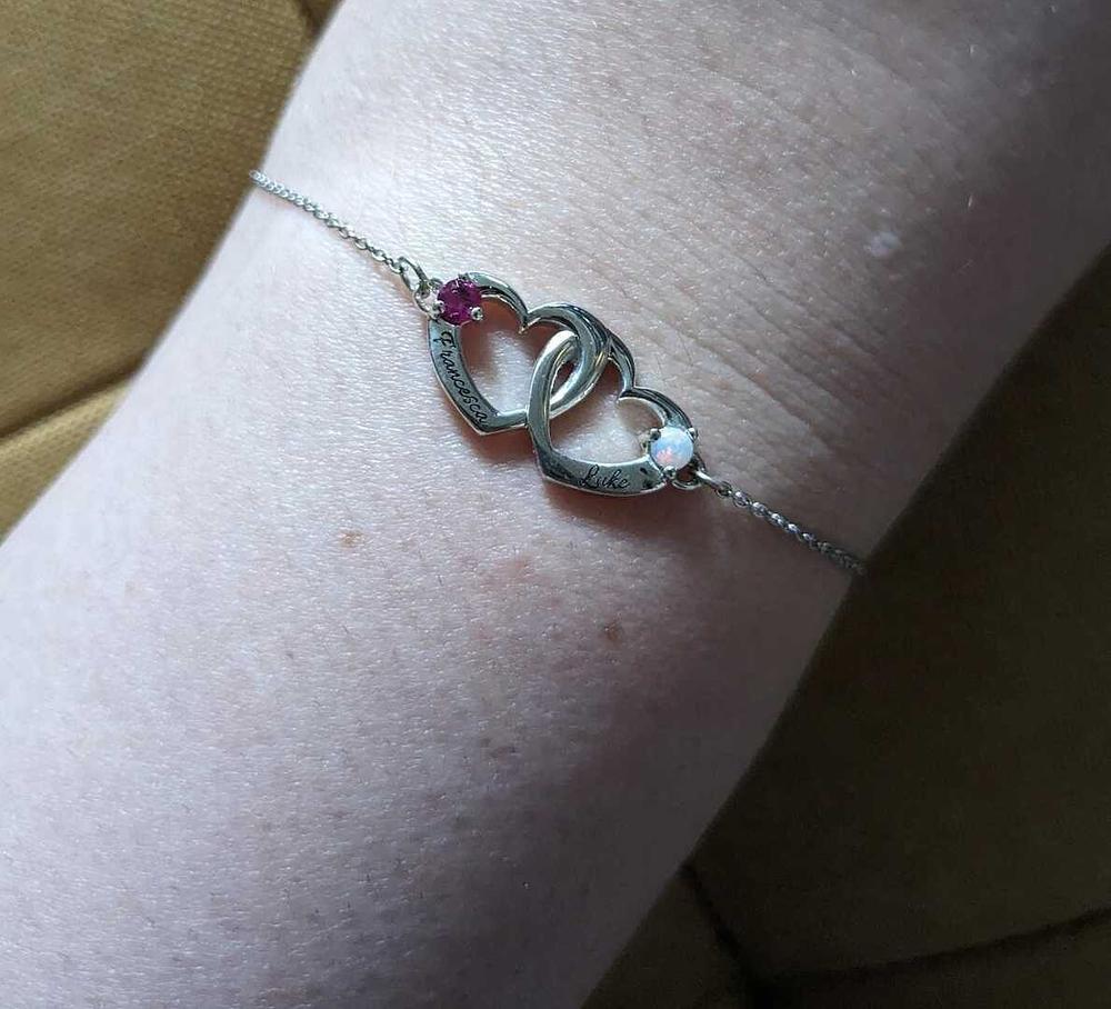 【STONEHENgE】Silver Material Two Heart Bracelet SC1777 1/15 CT. T.W. Diamond Sideways Heart Link Bracelet in