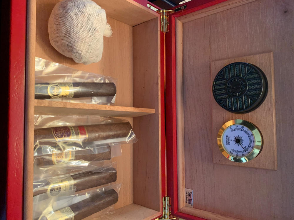 Humidor Supreme Florence 30-Cigar Desktop Humidor - Customer Photo From Anonymous
