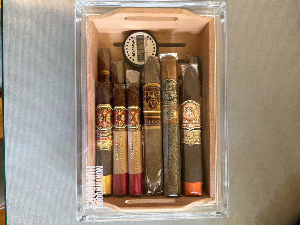 Small Acrylic 20-Cigar Humidor Powered by Boveda - Customer Photo From Kenneth Braxton