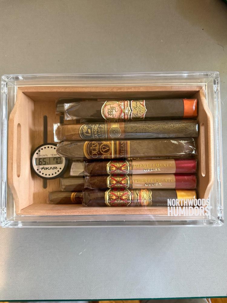 Small Acrylic 20-Cigar Humidor Powered by Boveda - Customer Photo From Kenneth Braxton