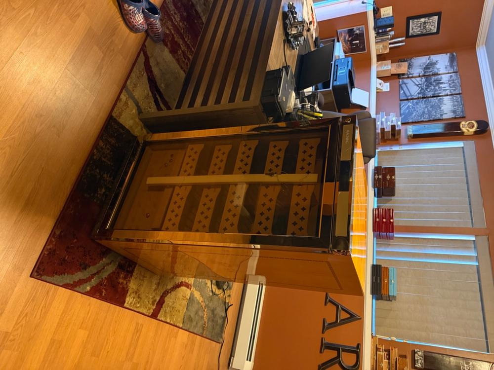 Raching MON1800A Climate Control Gold Burl 1,200-Cigar Electric Humidor - Customer Photo From Giuseppe Russo