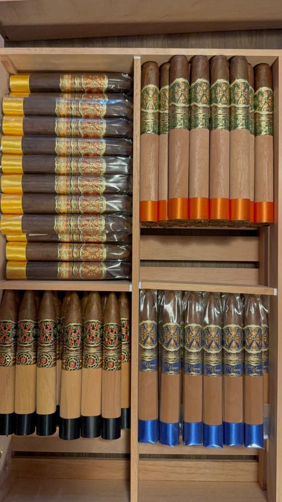 Raching MON1800A Climate Control Gold Burl 1,200-Cigar Electric Humidor - Customer Photo From Giuseppe Russo