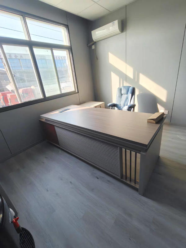 Boss Desk Simple corner Desk - Customer Photo From Liam Walker