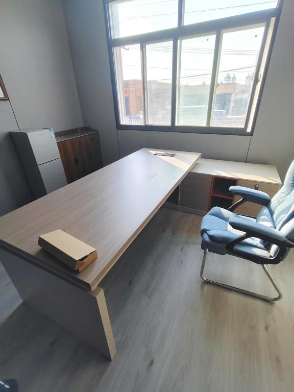 Boss Desk Simple corner Desk - Customer Photo From Liam Walker