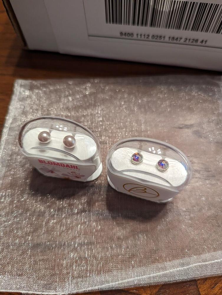 Light Rose Pearl Earrings - Customer Photo From Lana H.