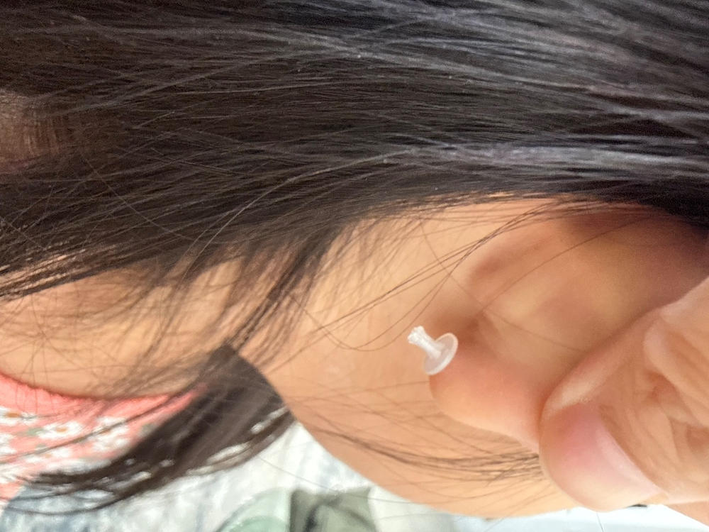 Package of 4 Medical Plastic Earring Backs - Customer Photo From Jeehae Kim