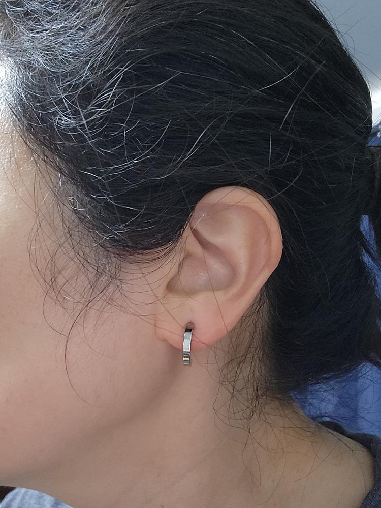 Pendant Plain Curved Earrings - Customer Photo From Gloria