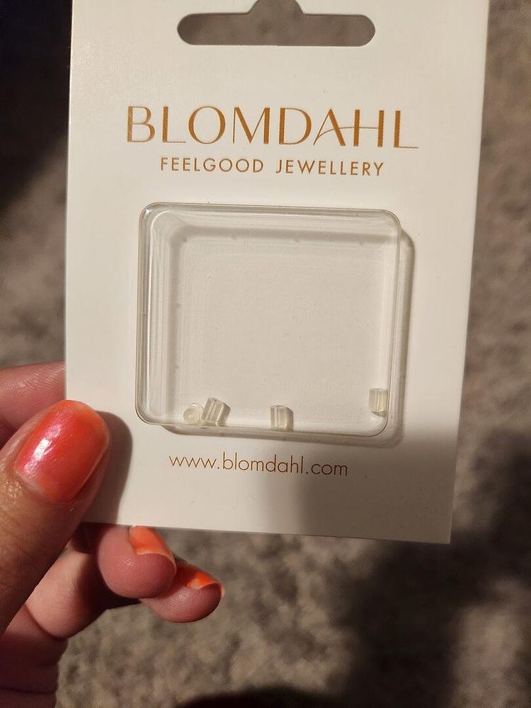 Stoppers For Ear Hooks - Customer Photo From Jessica T.