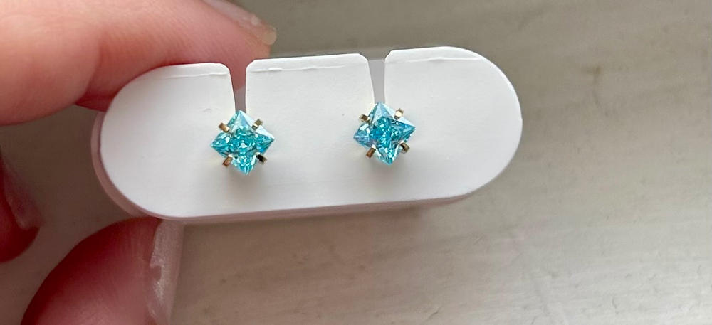 Golden Titanium 5mm Prong Set Edge Aquamarine Cz Earrings