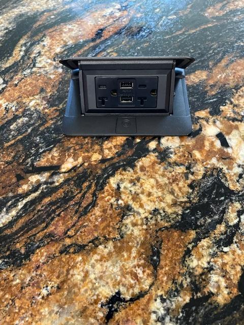 Wiremold DQFP20UBK Black Pop Up Power Box, 2 Power, 2 Charging USB