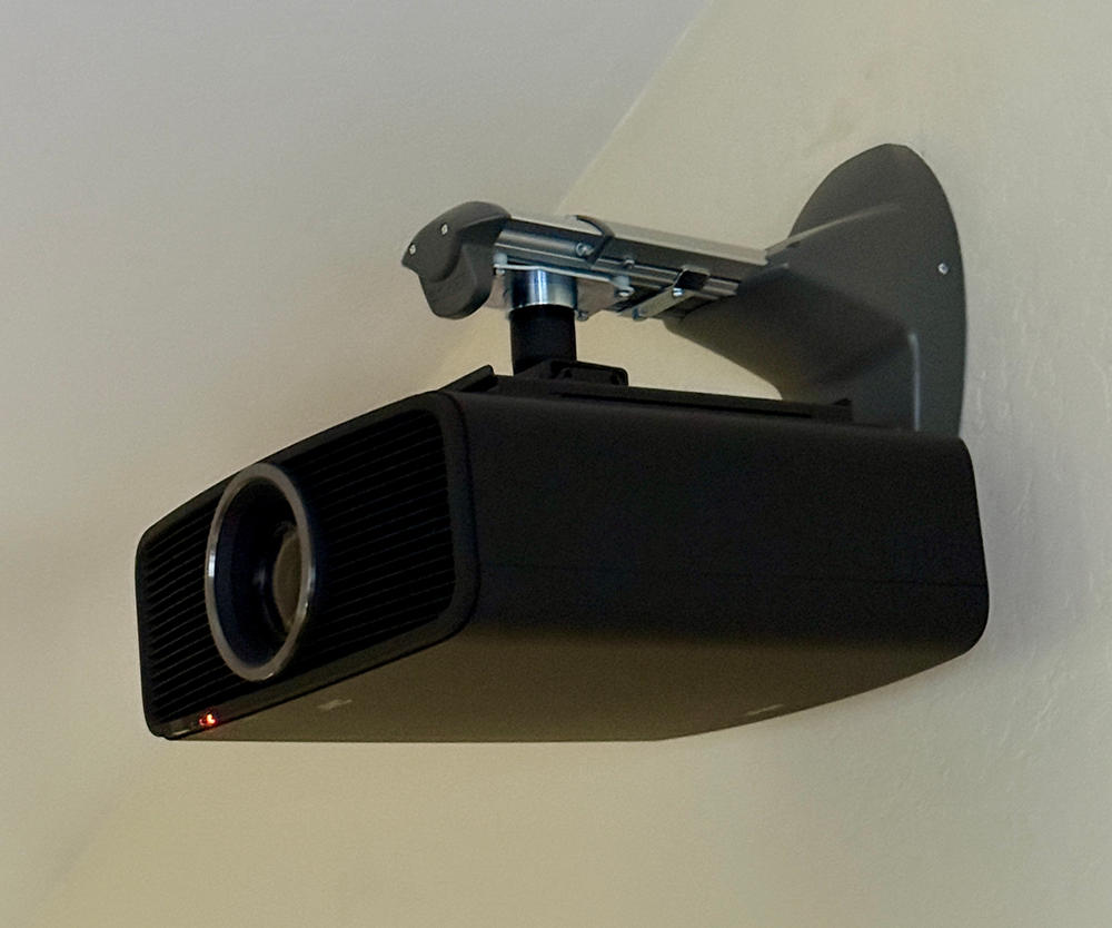JVC DLA NZ500 D-ILA 4K Laser Projector for Home Theaters with 2000