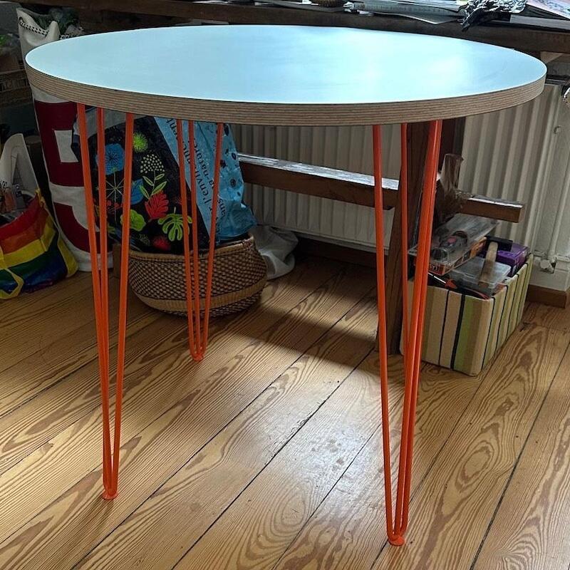 Round Formica Dining Table, Hairpin Legs, Retro Look, Seats 2-6 BIRC