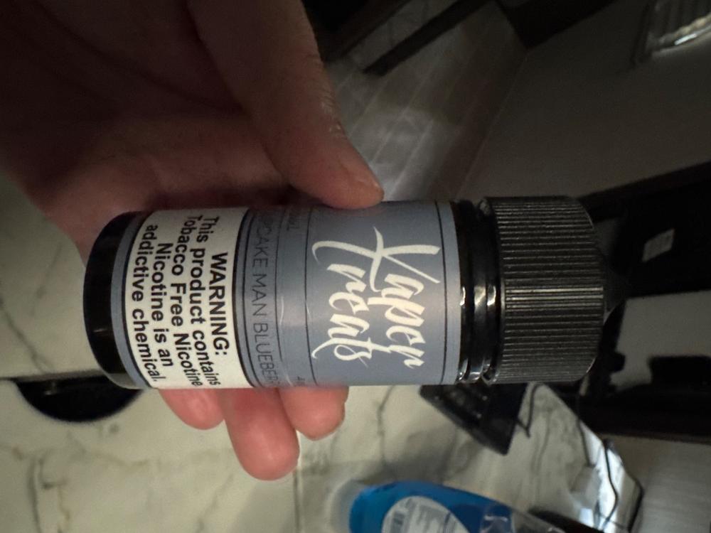 The Cupcake Man Blueberry by Vaper Treats 100ml - 4 MG - Customer Photo From Ralph Martin