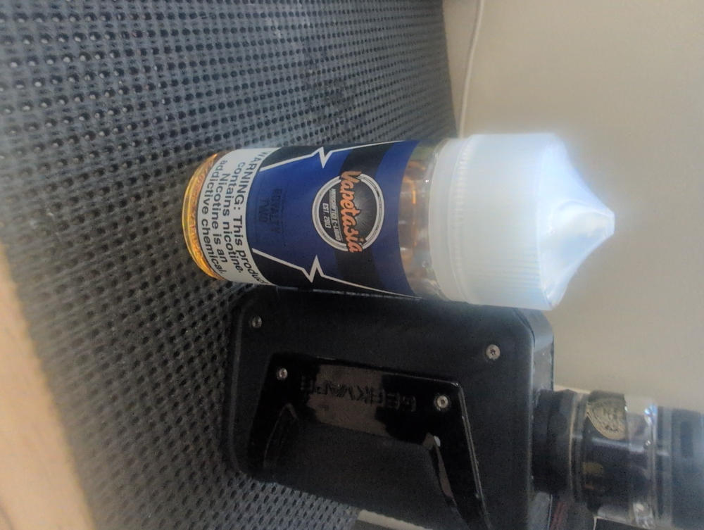 Royalty Two E-Liquid Vapetasia 100ml - 3 MG - Customer Photo From Patrick Clark