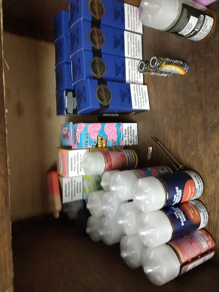 Royalty Two E-Liquid Vapetasia 100ml - 6 MG - Customer Photo From Jerrie Donovan