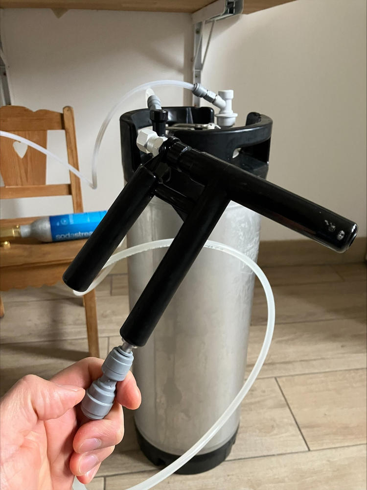 Pluto Gun - Beer Tap on Disconnect - Customer Photo From Thi H.