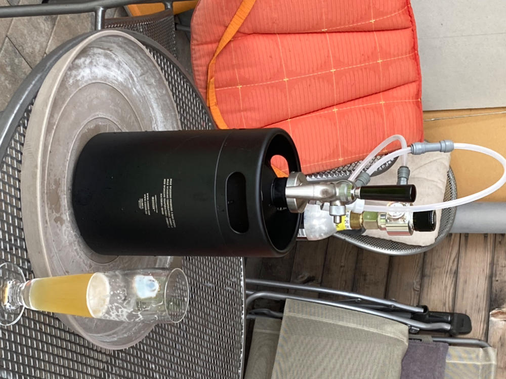 Flow Stopper Filler For Kegs and Growlers - Customer Photo From stefan P.