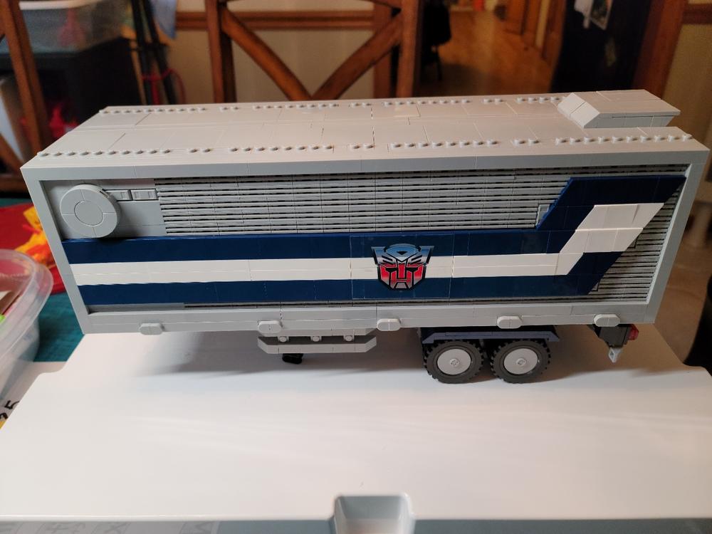 LEBO 77036 Optimus Prime Carriage - Customer Photo From Rob Mccarthy