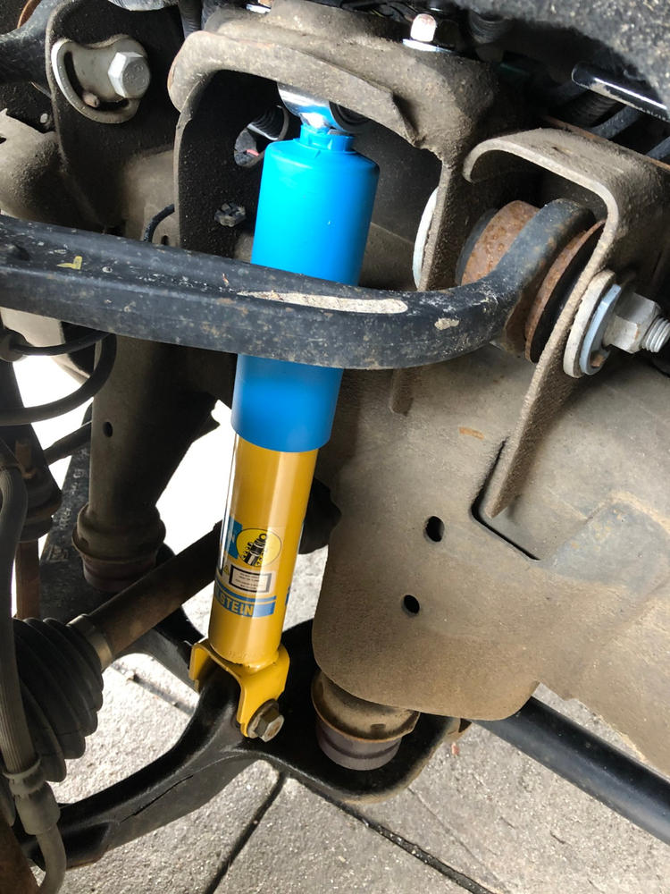 Bilstein 4600 Monotube OEM Shocks Set for 2011-2023 Chevrolet Silverado 2500 HD 4WD RWD - Customer Photo From alan fedden
