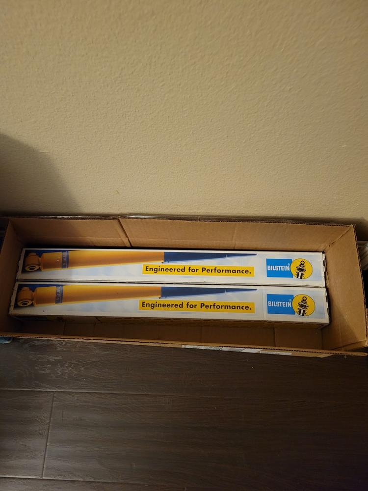 Bilstein 4600 Monotube OEM Shocks Set for 2000-2006 Chevrolet Tahoe 4WD RWD - Customer Photo From Gabriel Macias