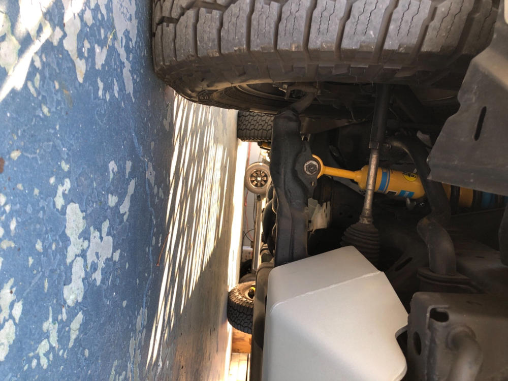 Bilstein 4600 Monotube OEM Shocks Set for 2010-2024 Toyota 4Runner 4WD RWD - Customer Photo From Josue Perez