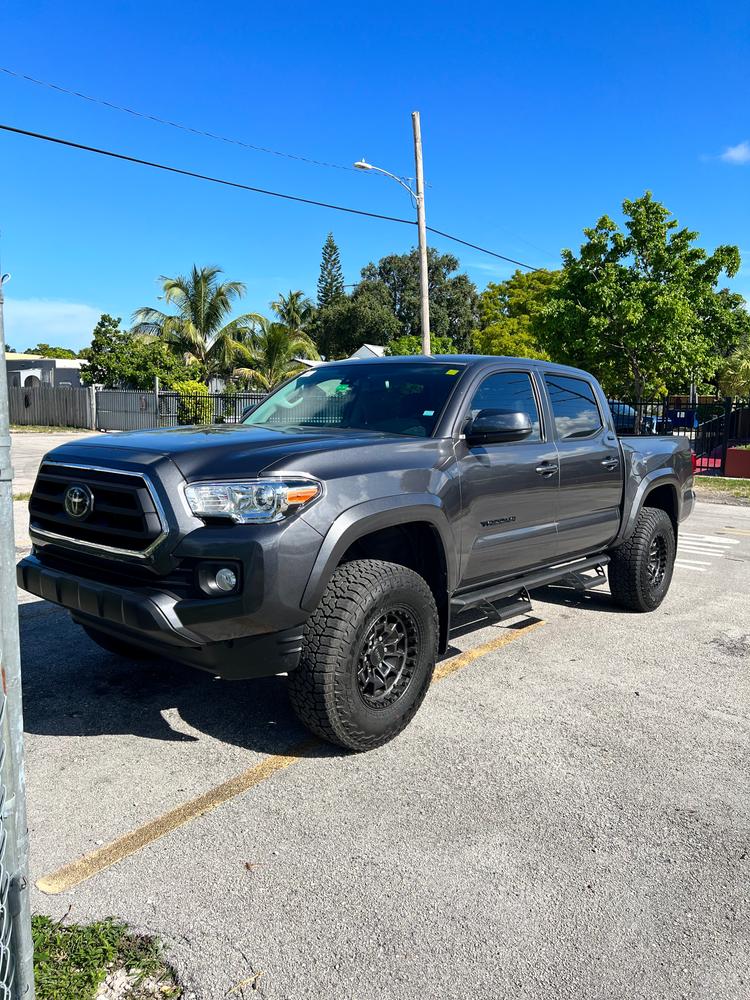 Bilstein 6112 Strut & Spring + Rear 5160 Reservoir Shocks Set for 2016-2023 Toyota Tacoma 4WD RWD 6 Lug - Customer Photo From Jonan Mondejar