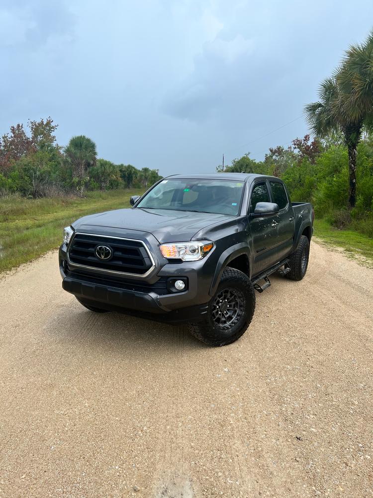 Bilstein 6112 Strut & Spring + Rear 5160 Reservoir Shocks Set for 2016-2023 Toyota Tacoma 4WD RWD 6 Lug - Customer Photo From Jonan Mondejar