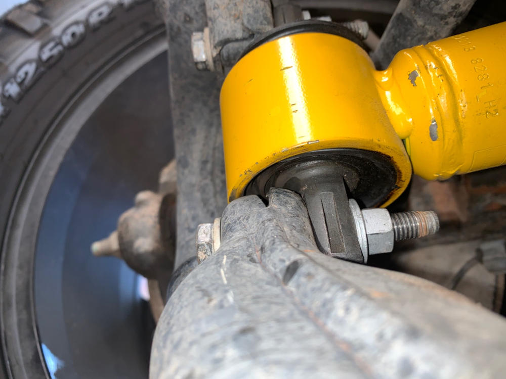 Bilstein 4600 Monotube OEM Strut Front Pair for 2014-2018 Chevrolet Silverado 1500 4WD RWD - Customer Photo From Damian Barcelo